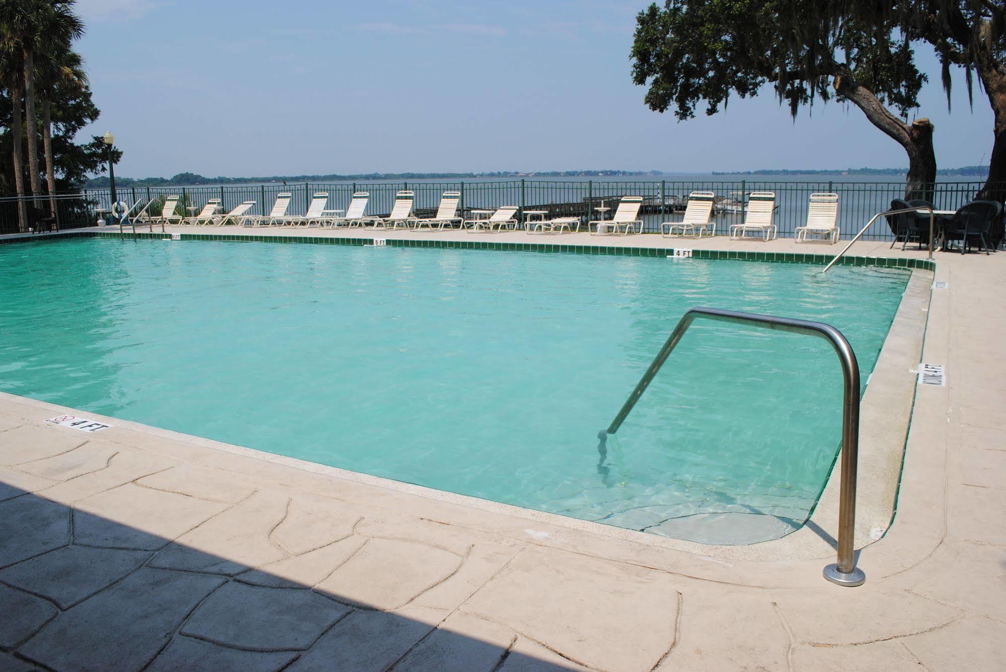 Lakeside Inn On Lake Dora Маунт Дора Екстериор снимка